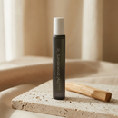 Roll-on de Aceite Esencial de Sándalo — Ritual de Enraizamiento Cálido para Calma Sensorial, Descanso y Reinicio Emocional