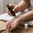Roll-on de Aceite Esencial de Sándalo — Ritual de Enraizamiento Cálido para Calma Sensorial, Descanso y Reinicio Emocional